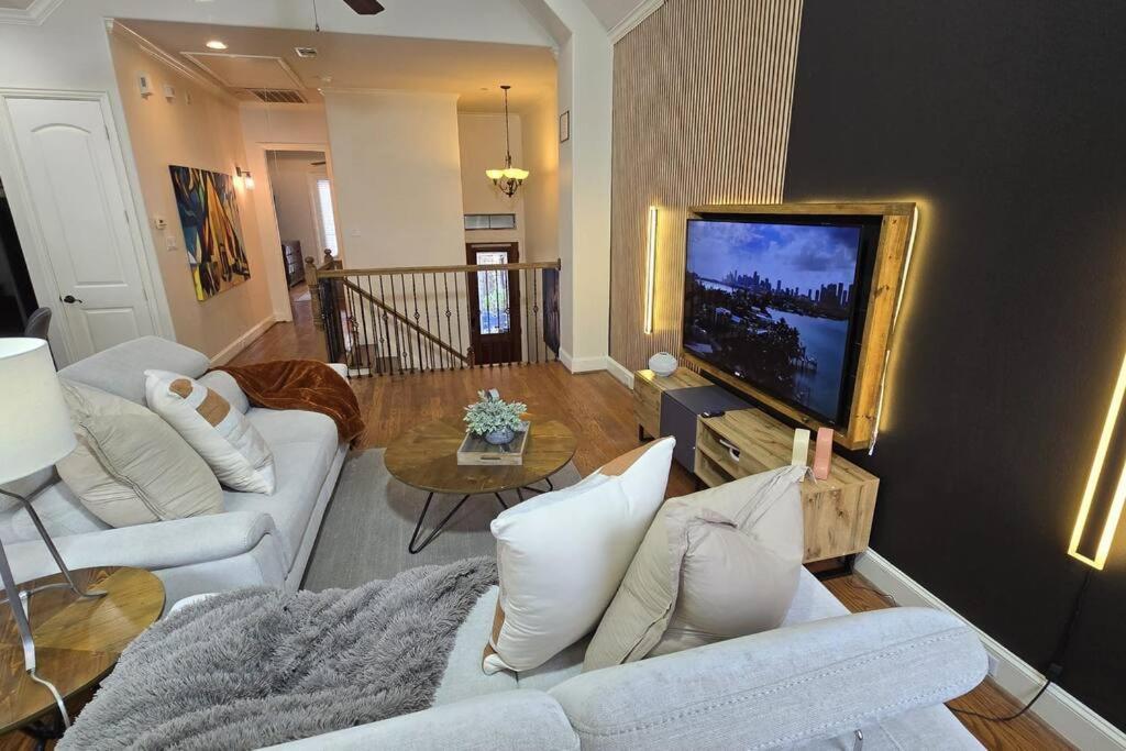 Modern Galleria Gem Private Jacuzzi 3 Br Houston Eksteriør bilde