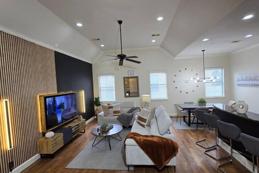 Modern Galleria Gem Private Jacuzzi 3 Br Houston Eksteriør bilde