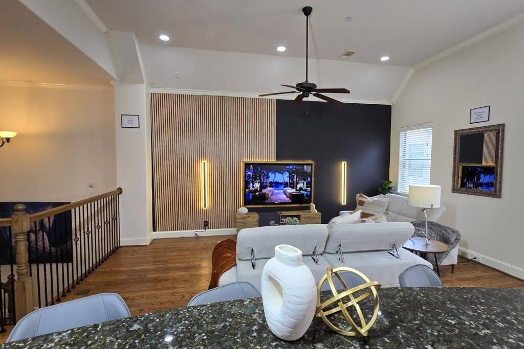 Modern Galleria Gem Private Jacuzzi 3 Br Houston Eksteriør bilde
